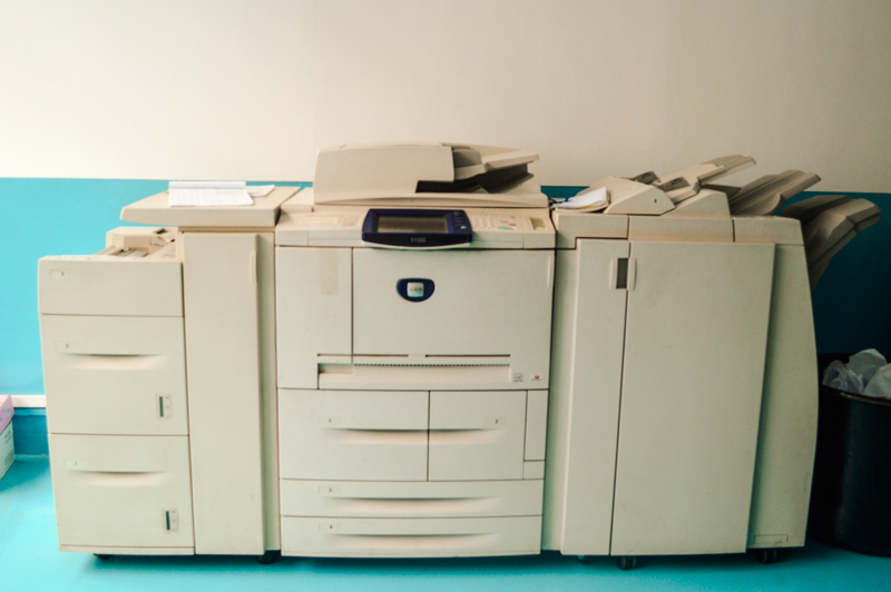 印特麗廣州數(shù)碼快印專注于為客戶提供快速便利的文件印制服務(wù)及數(shù)碼快印相關(guān)衍生服務(wù)，通過(guò)網(wǎng)絡(luò)為客戶提供7x24小時(shí)服務(wù)和快速物流配送，營(yíng)業(yè)范圍覆蓋珠三角地區(qū)。 